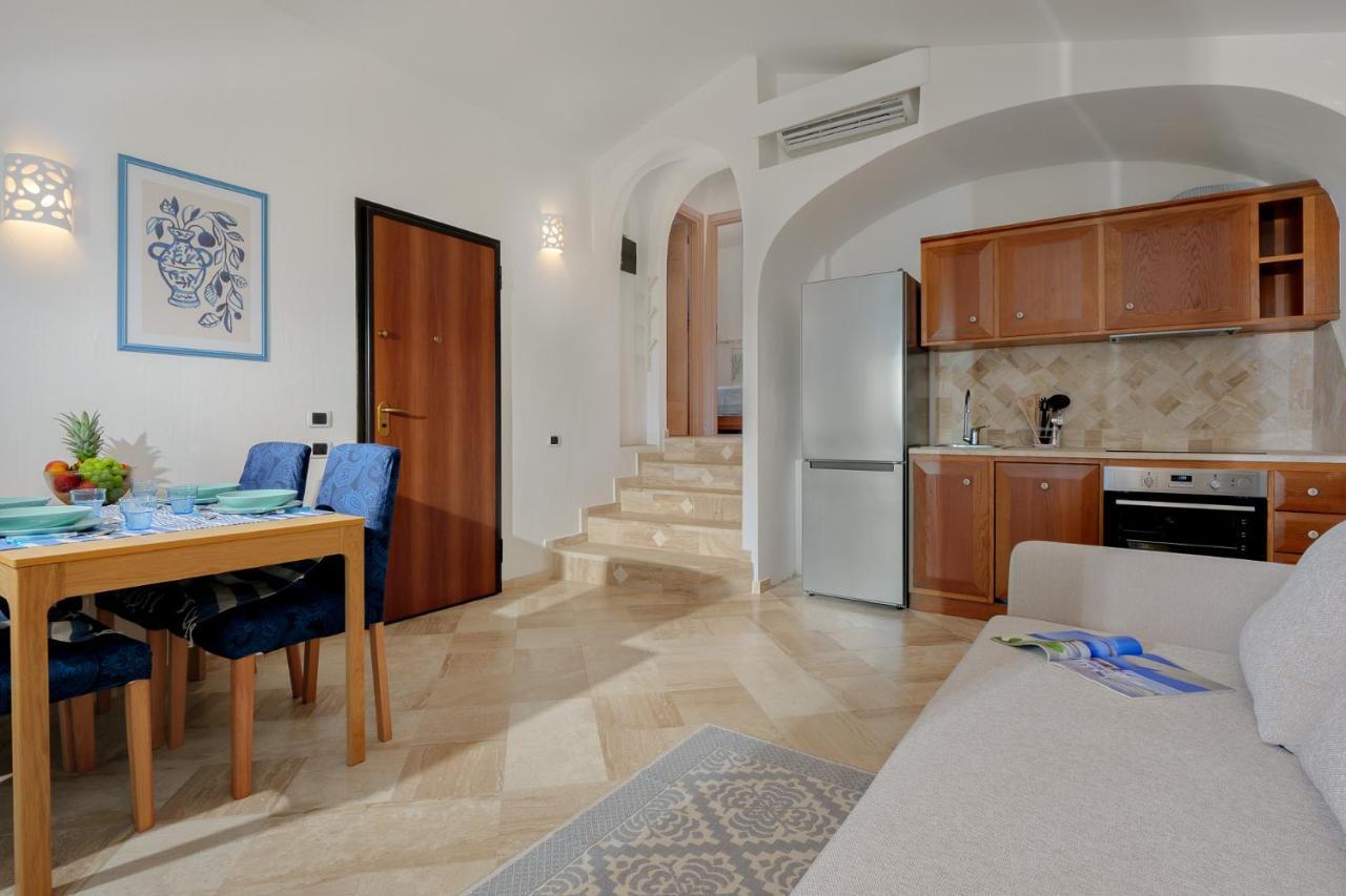 Villetta Azzurro - Sherdenia Luxury Apartments マリネッラ エクステリア 写真