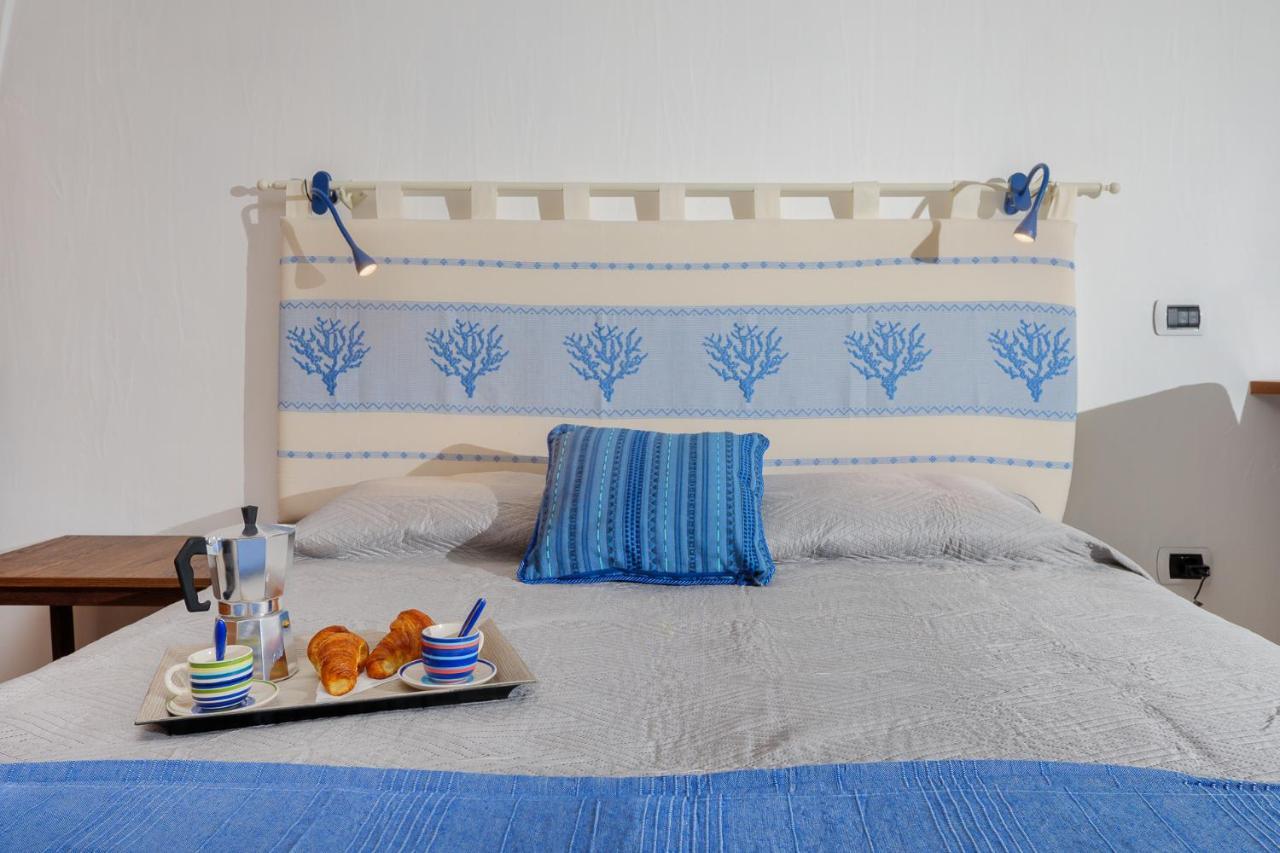 Villetta Azzurro - Sherdenia Luxury Apartments マリネッラ エクステリア 写真